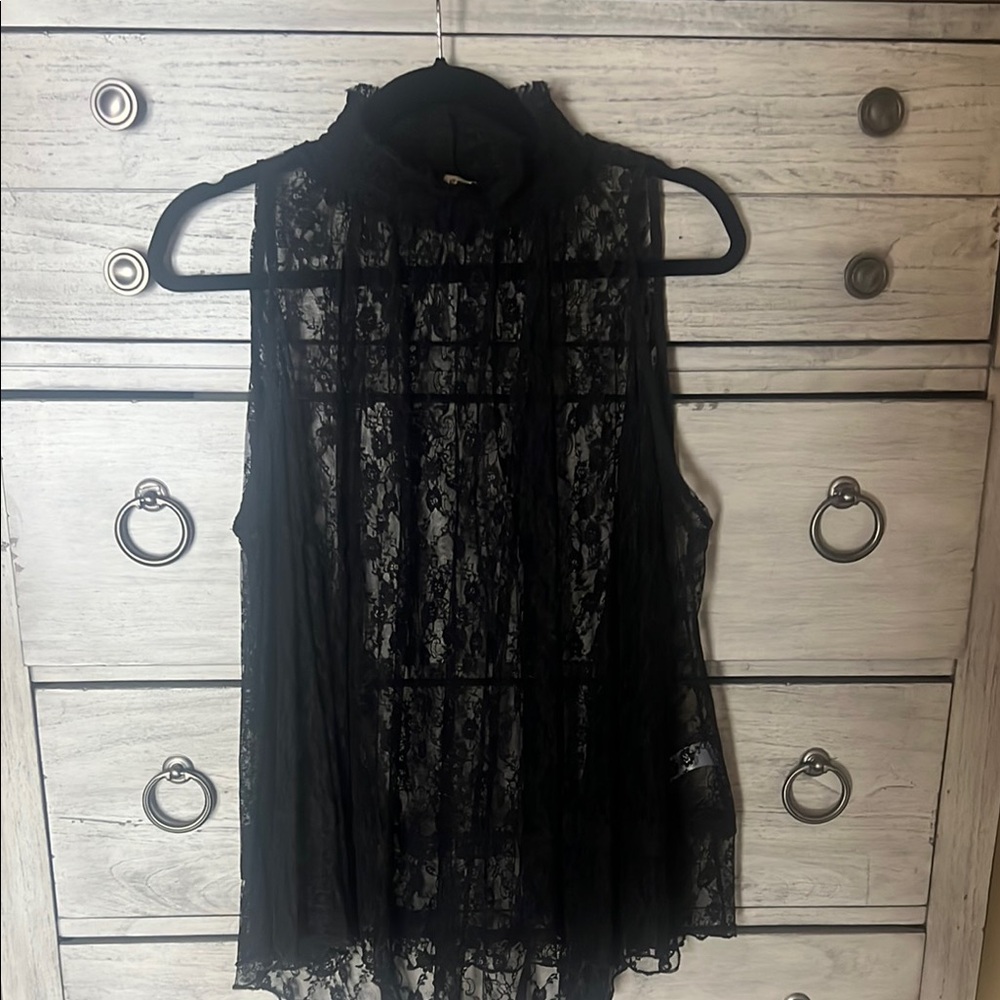 Elegant Black Lace Sleeveless Top
